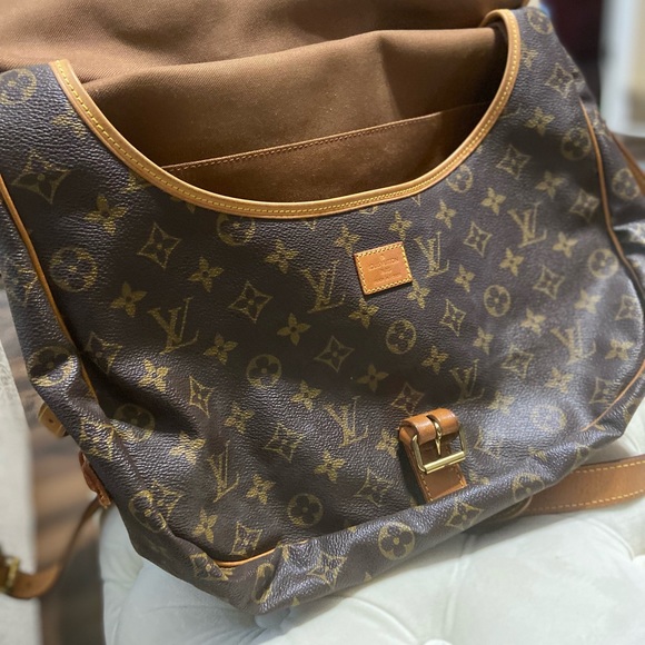 Authentic Louis Vuitton Messenger Bag - Picture 7 of 9